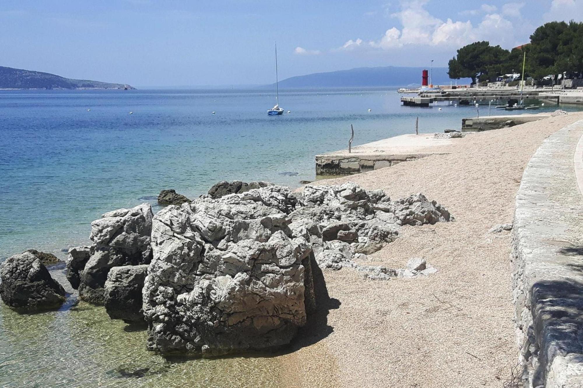 Mobile Homes In Camp Kovacine, Cres, With Long Pebble Beach Bagian luar foto